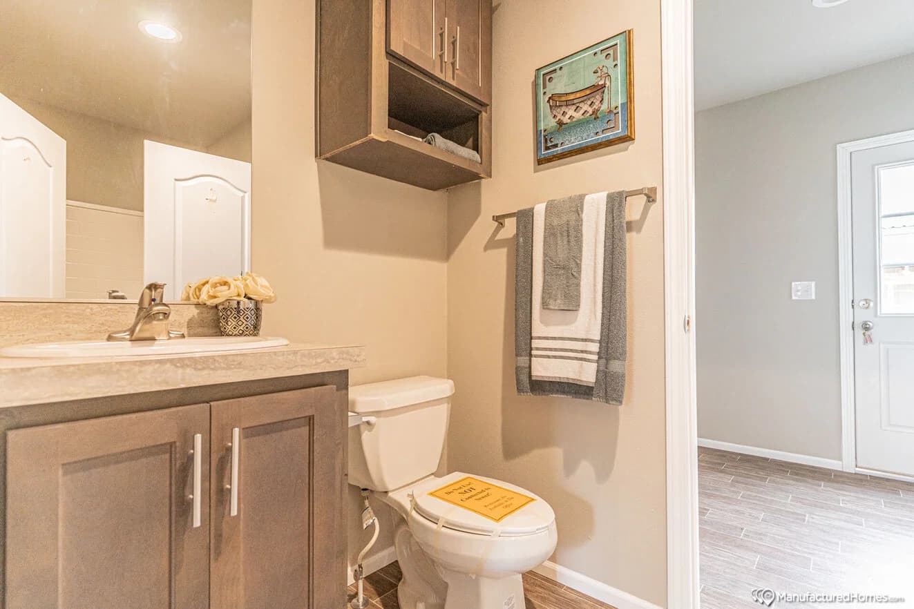 Evergreen 28502e bathroom home features