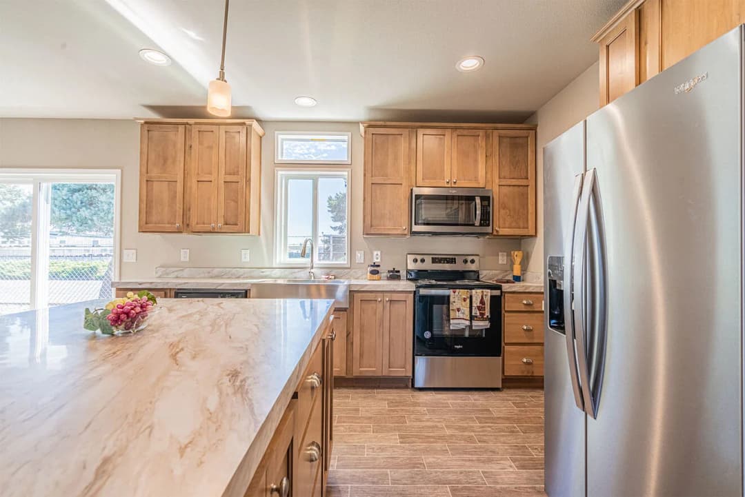 Evergreen 28583f kitchen, hero, and interior home features
