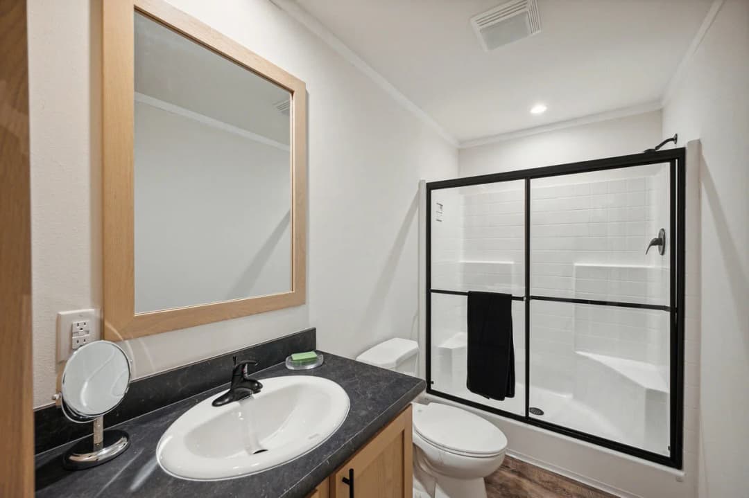 Ridgewood j882 bathroom home features