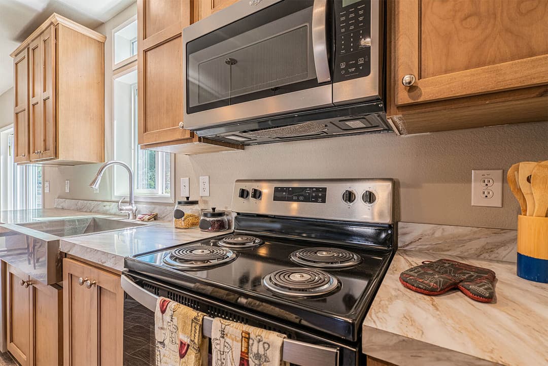 Evergreen 28583f kitchen home features