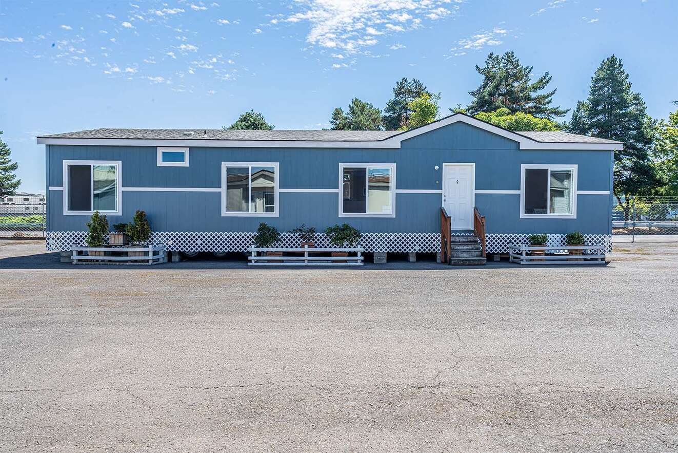 Evergreen 28583f elevation, exterior, and hero home features