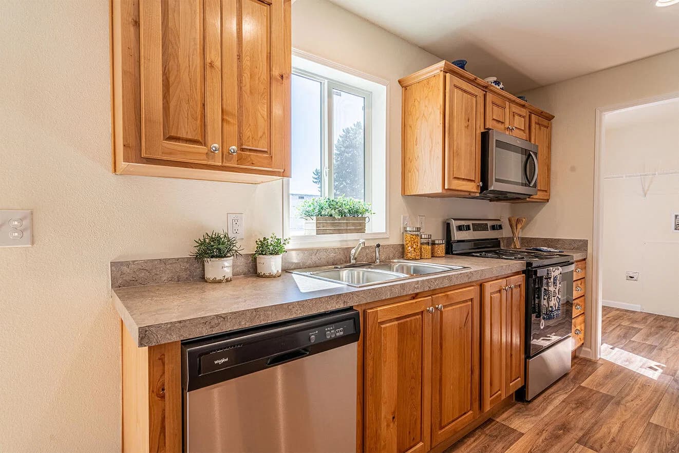 Sandpointe 28664a kitchen home features