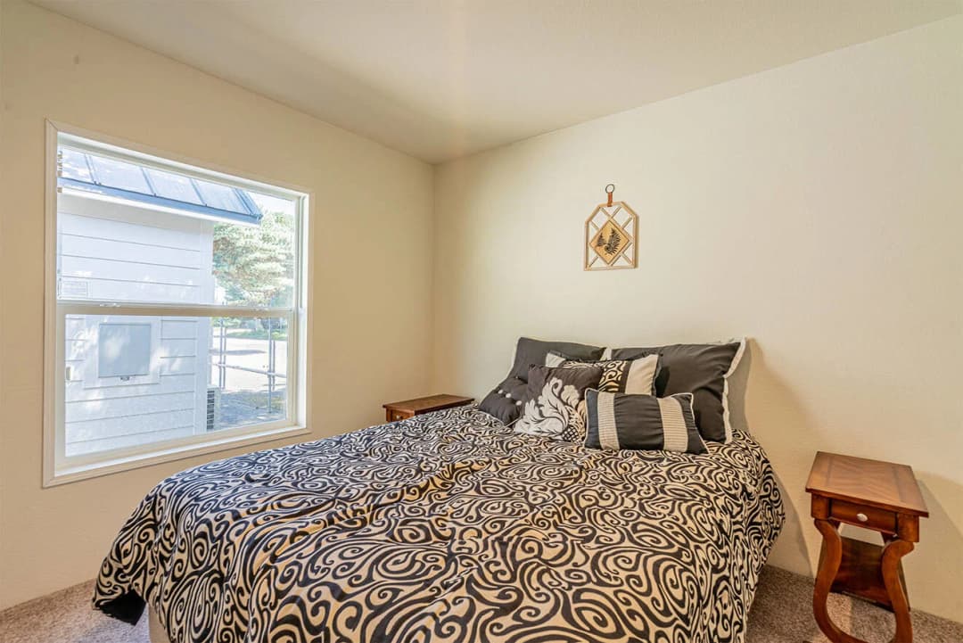 Sandpointe 14441a bedroom home features